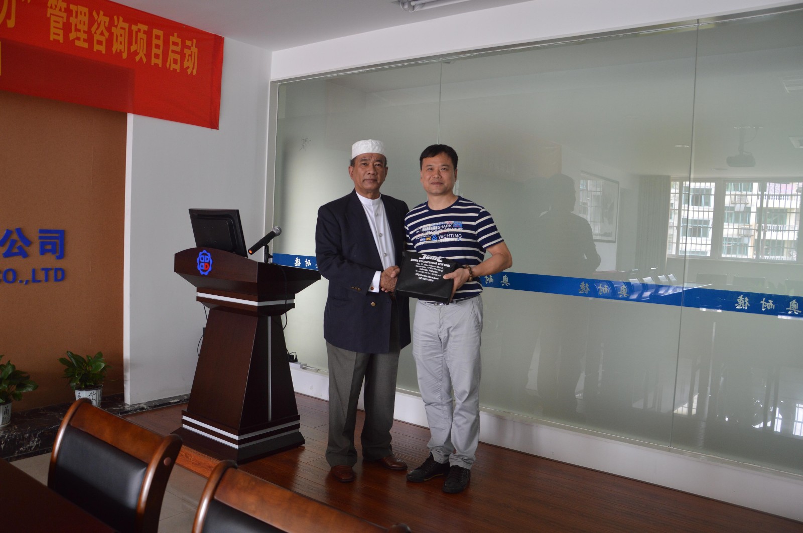 东霸资讯|热烈欢迎马来西亚客户来我司实地考察、洽谈项目